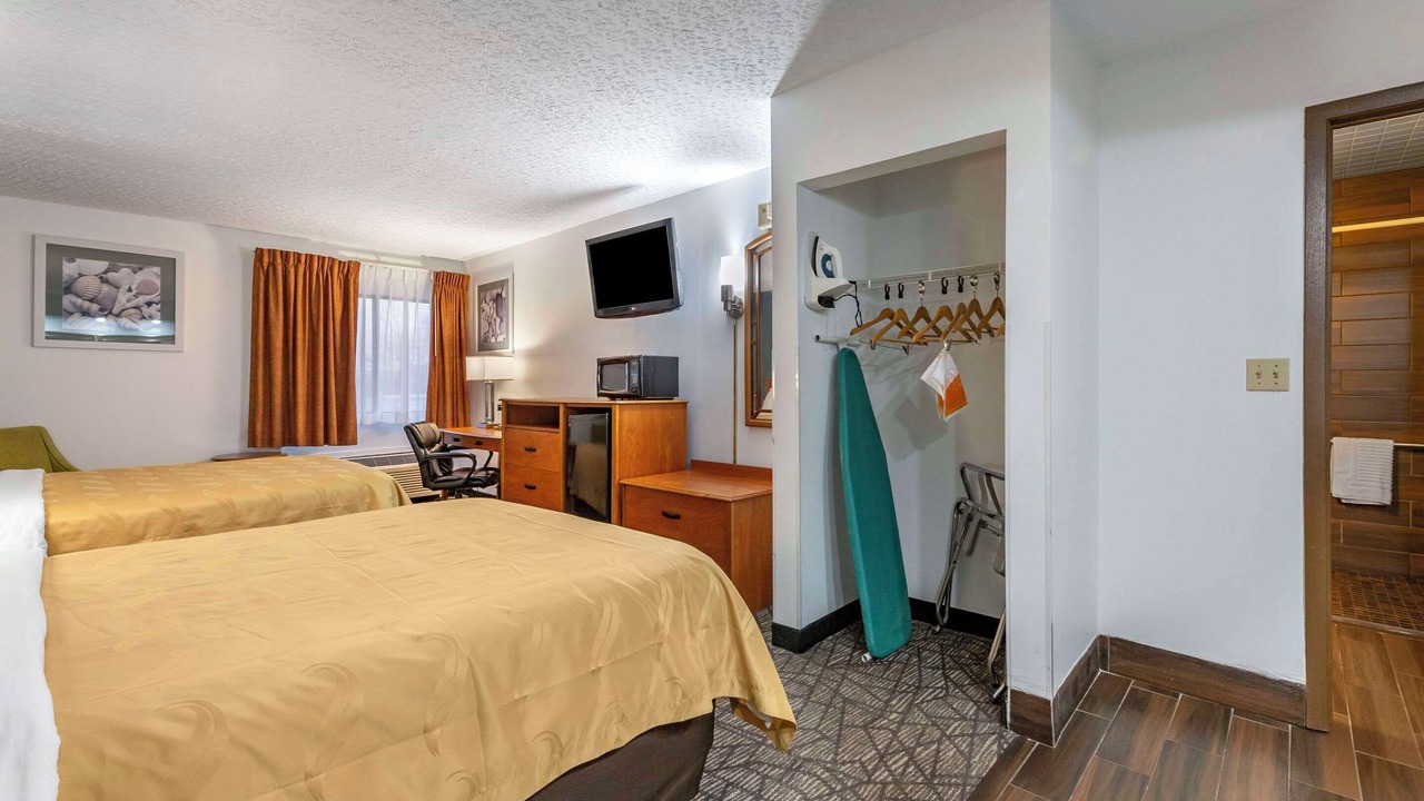 Photo of Bedroom in Austintown