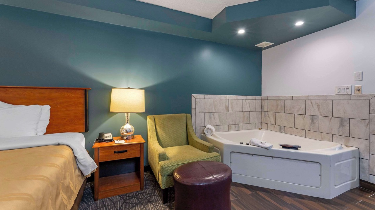 Photo of Bedroom in Austintown