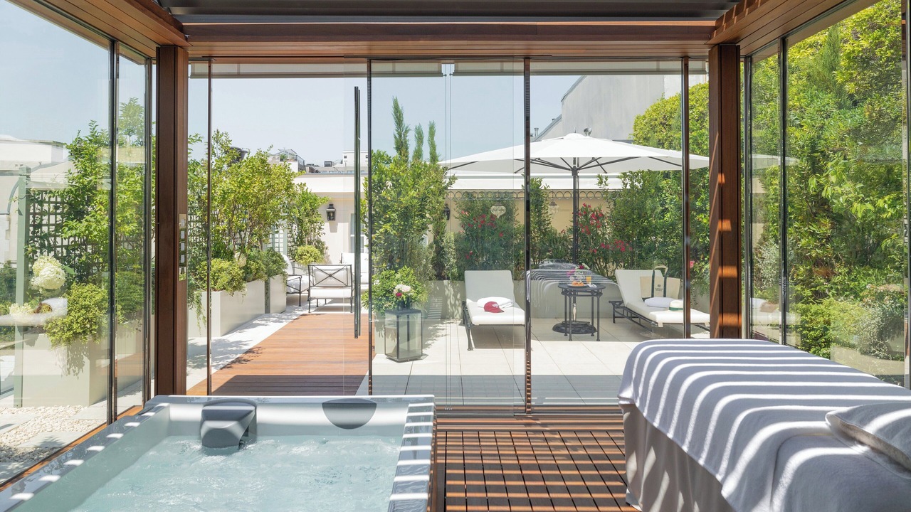 Photo of Others in 8th Arrondissement