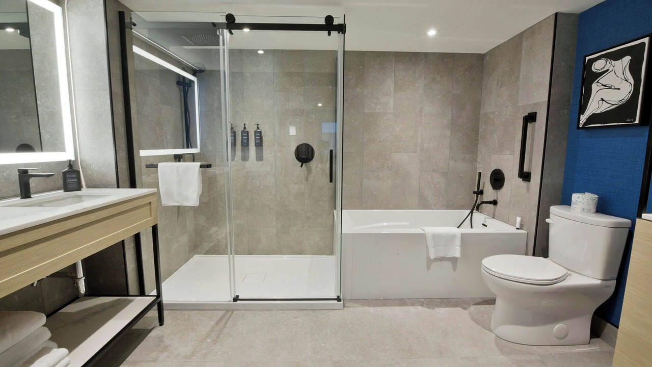 Photo of Bathroom in Laval