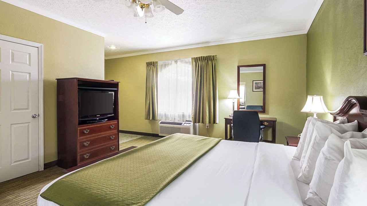 Photo of Bedroom in Weston