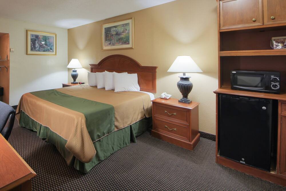 Photo of Livingroom in Shawnee