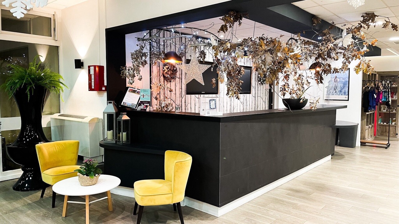 Photo of Others in Ury