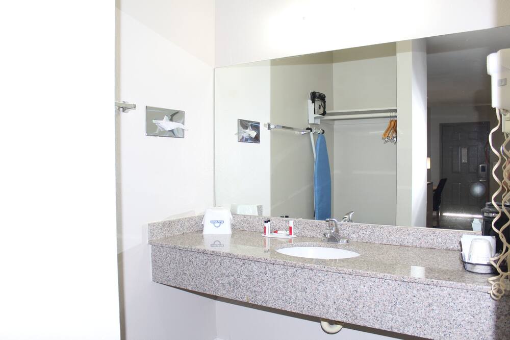 Photo of Bathroom in Willcox