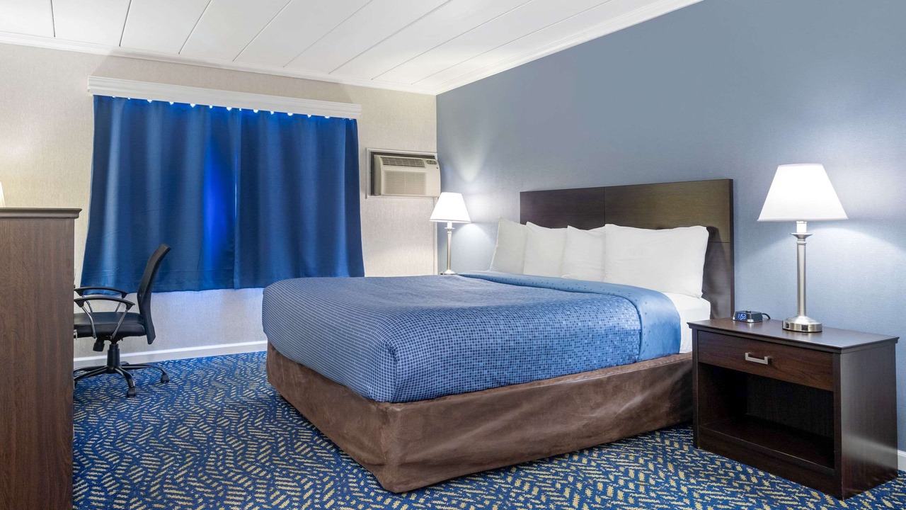 Photo of Bedroom in New Cassel