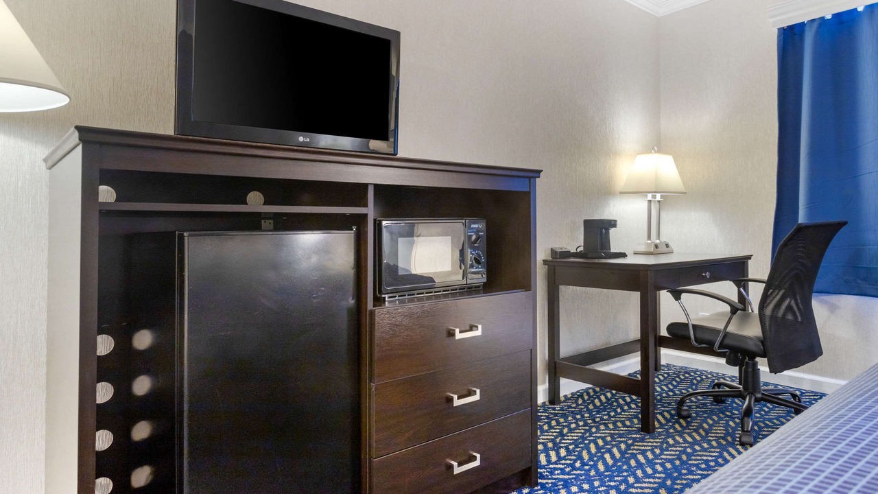 Photo of Others in New Cassel