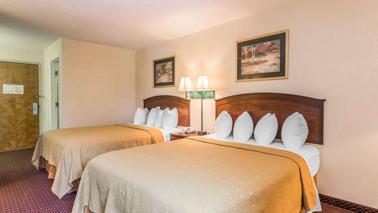 Photo of Bedroom in Pell City
