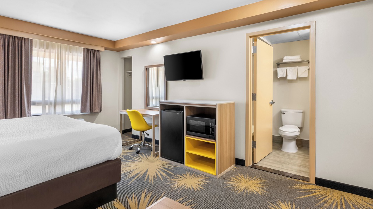 Photo of Bedroom in Iselin