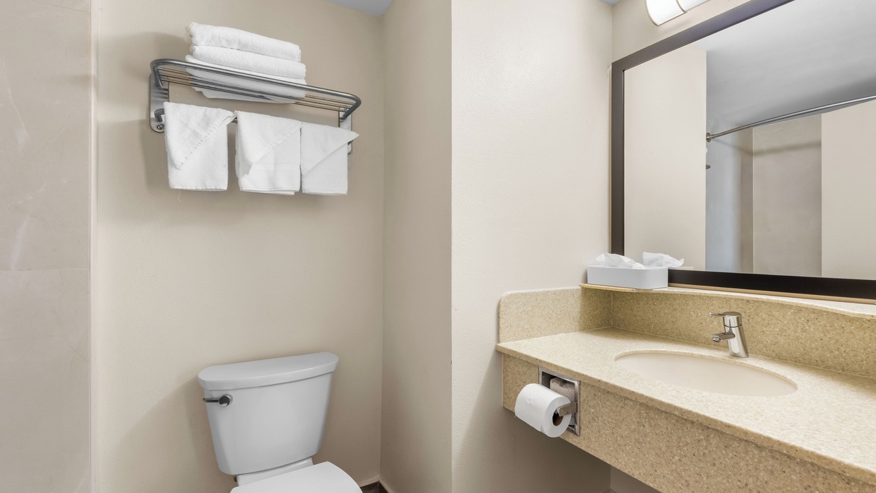 Photo of Bathroom in Iselin