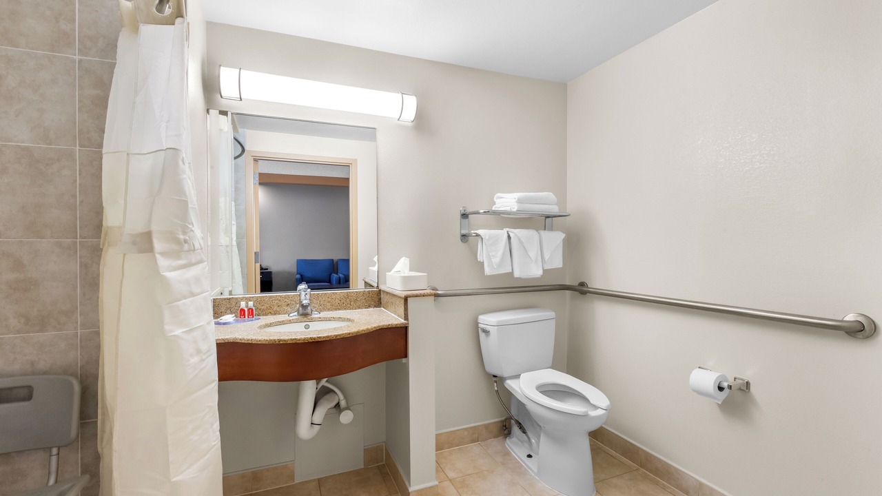 Photo of Bathroom in Iselin
