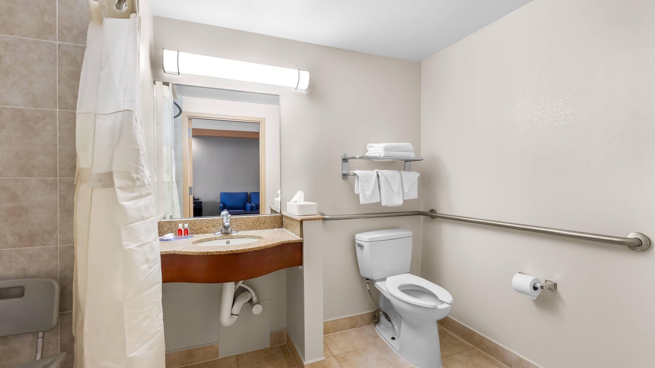Photo of Bedroom in Iselin