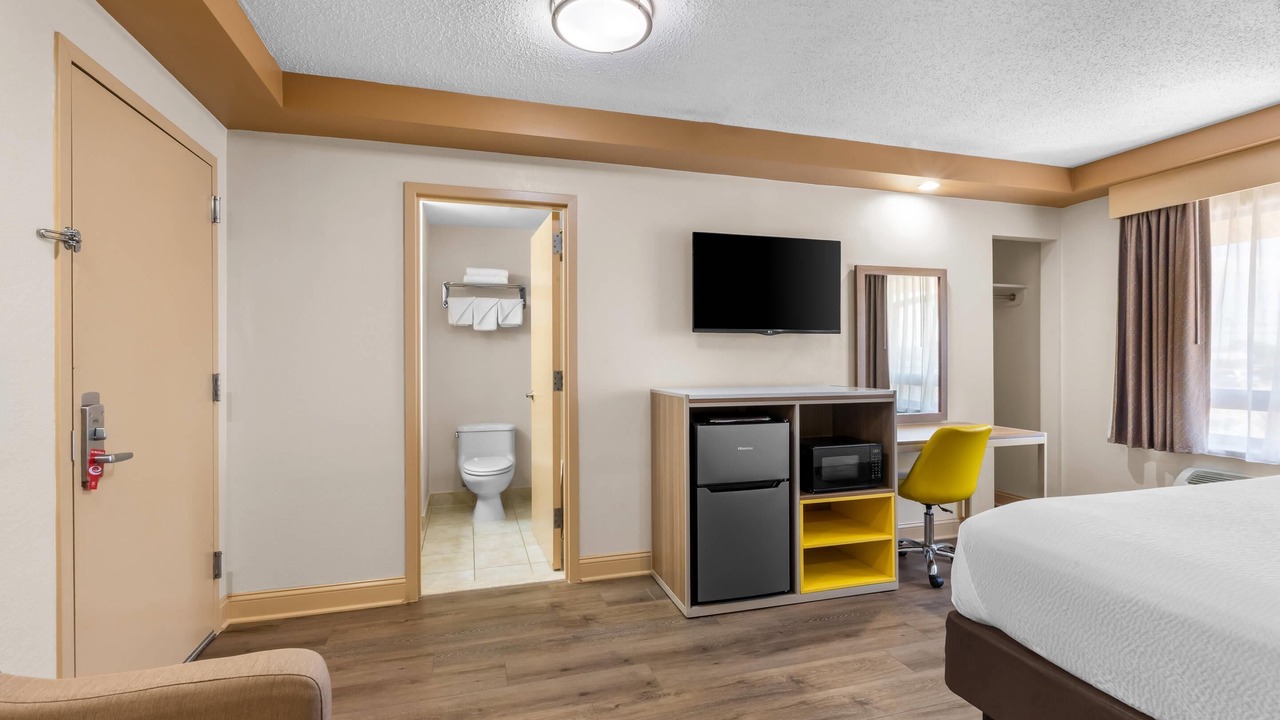 Photo of Bedroom in Iselin