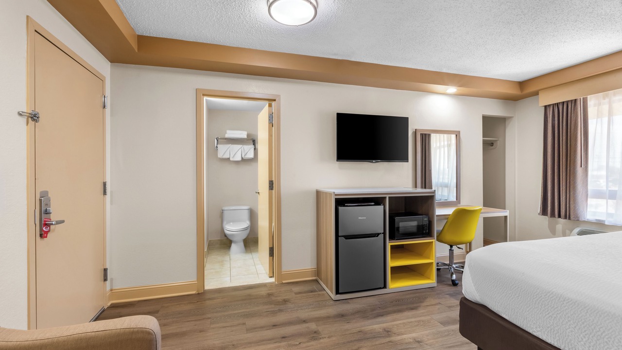 Photo of Bedroom in Iselin