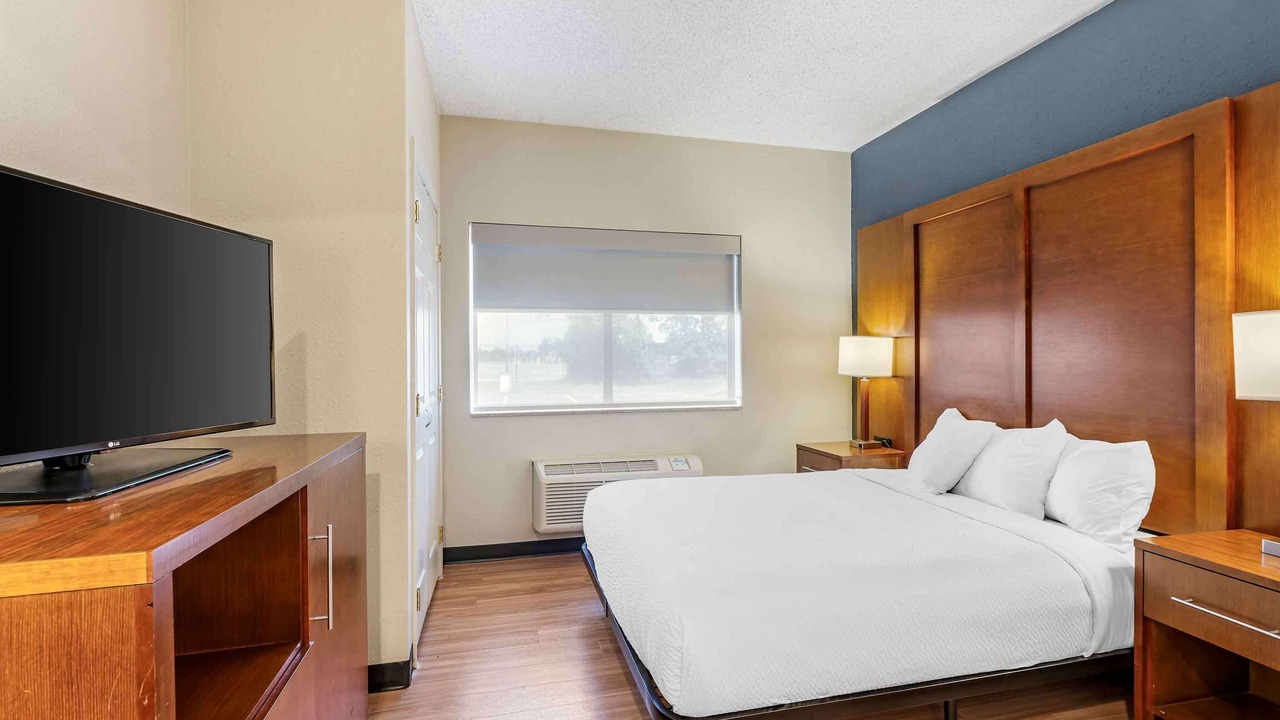 Photo of Bedroom in Cheektowaga