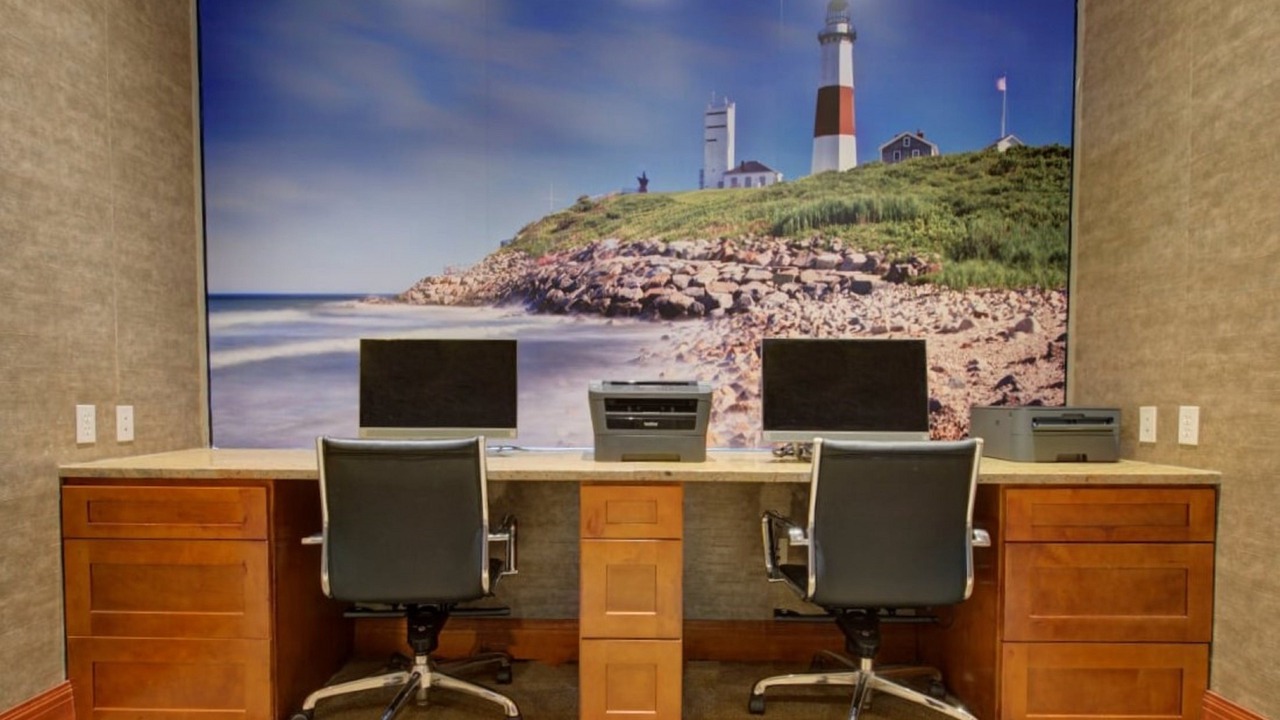 Photo of Others in Plainview