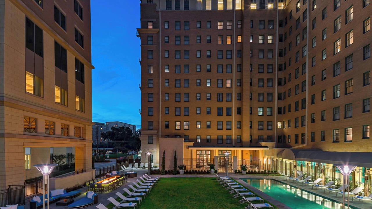 Photo of Outdoor in Uptown
