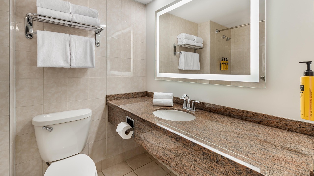 Photo of Bathroom in Civic Hospital - Experimental Farm - Central Park