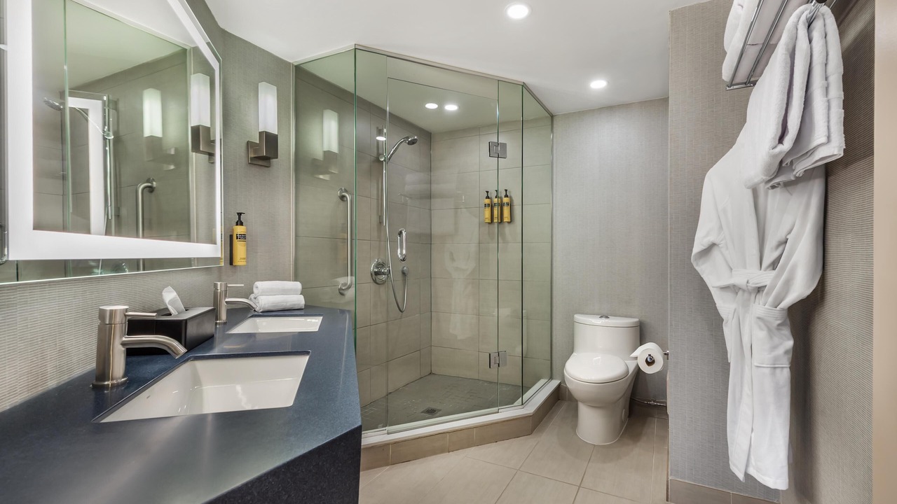 Photo of Bathroom in Civic Hospital - Experimental Farm - Central Park