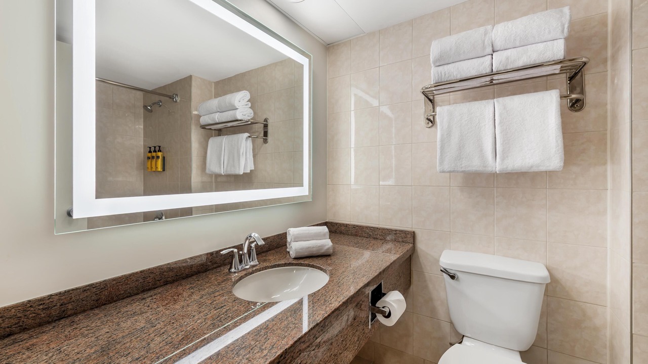 Photo of Bathroom in Civic Hospital - Experimental Farm - Central Park