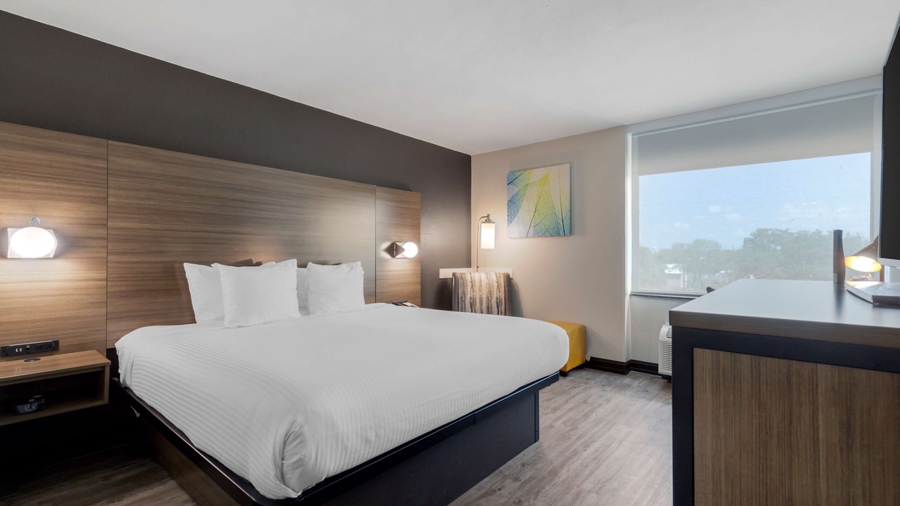 Photo of Bedroom in Central City