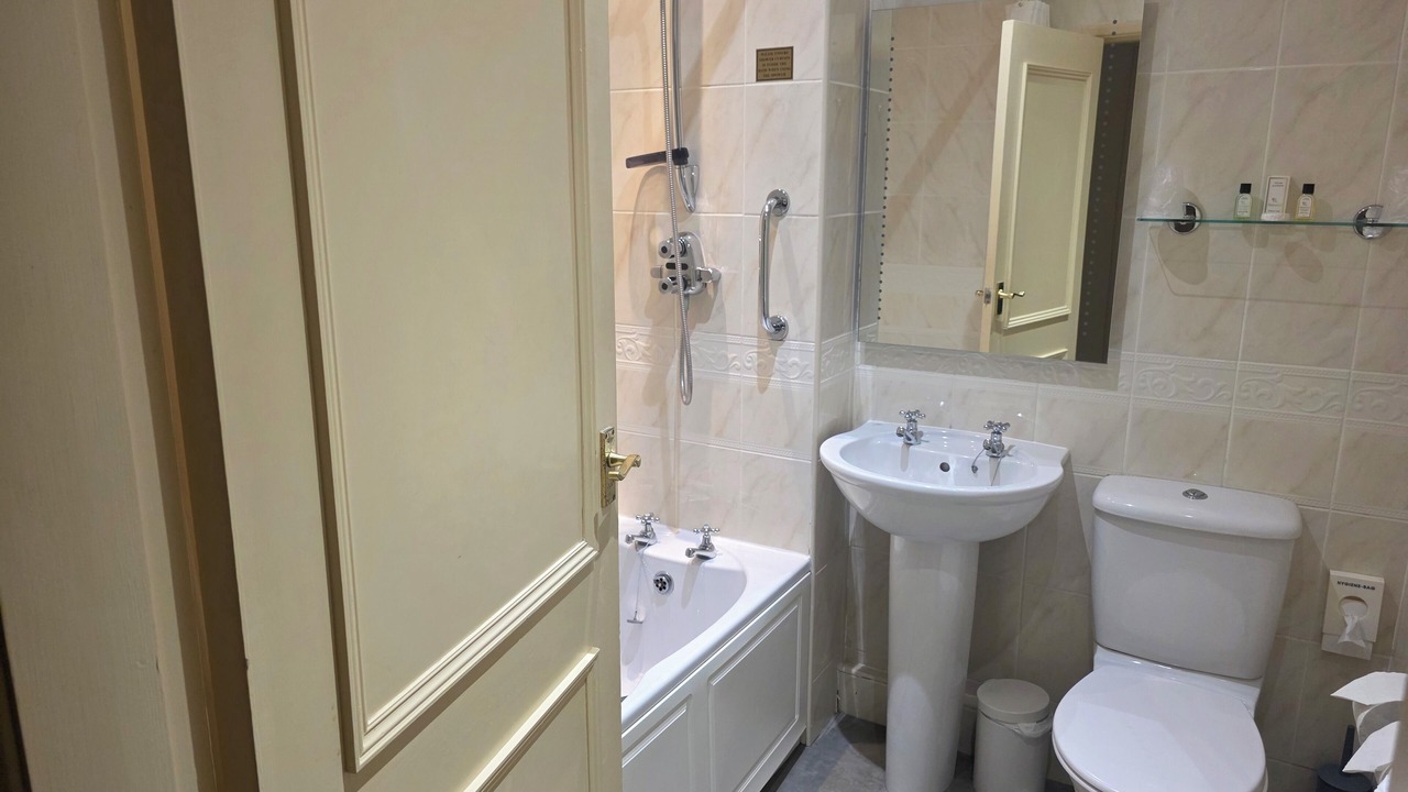 Photo of Bathroom in Laceby