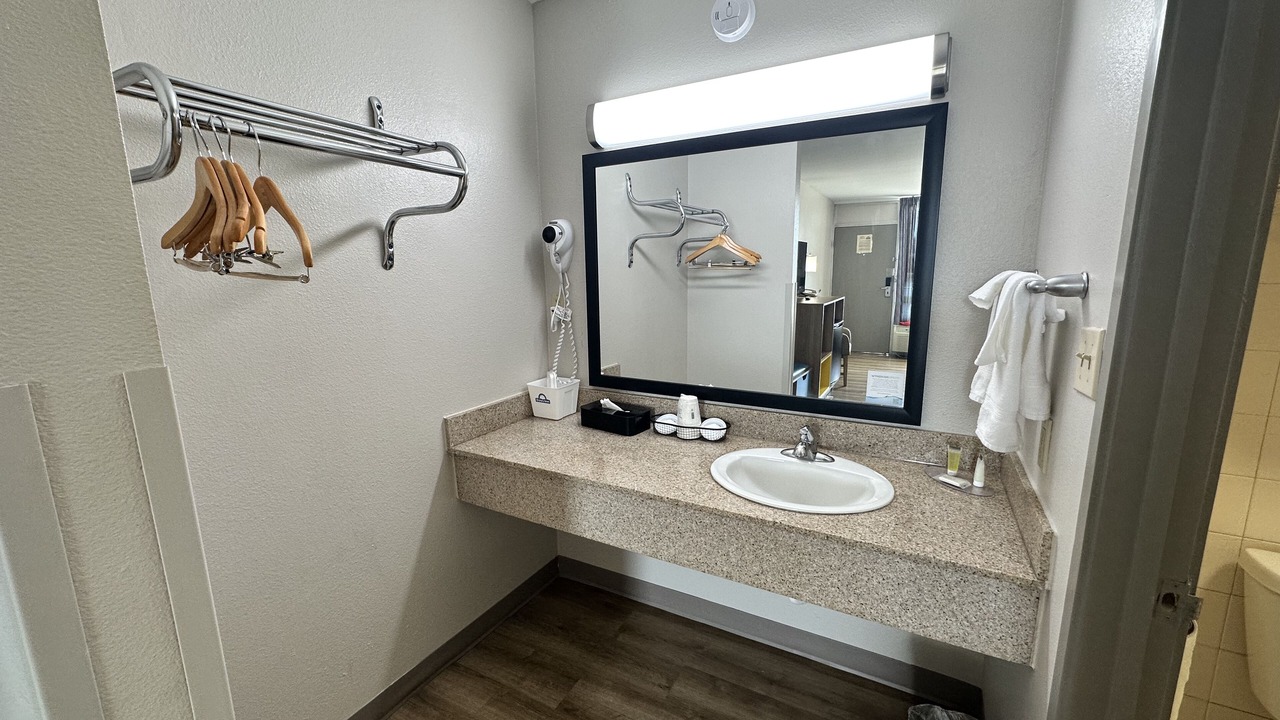 Photo of Bedroom in Adel