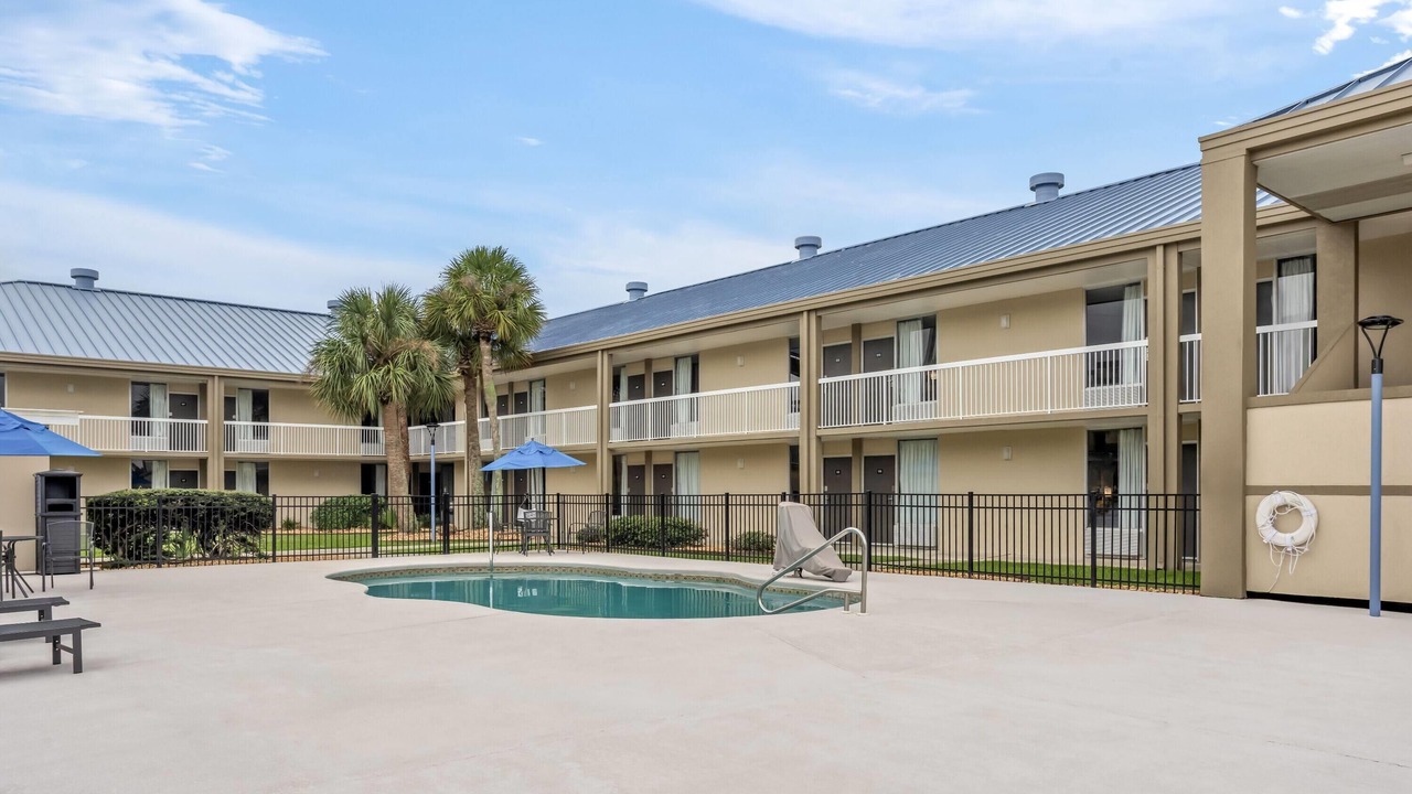 Photo of Outdoor in Adel