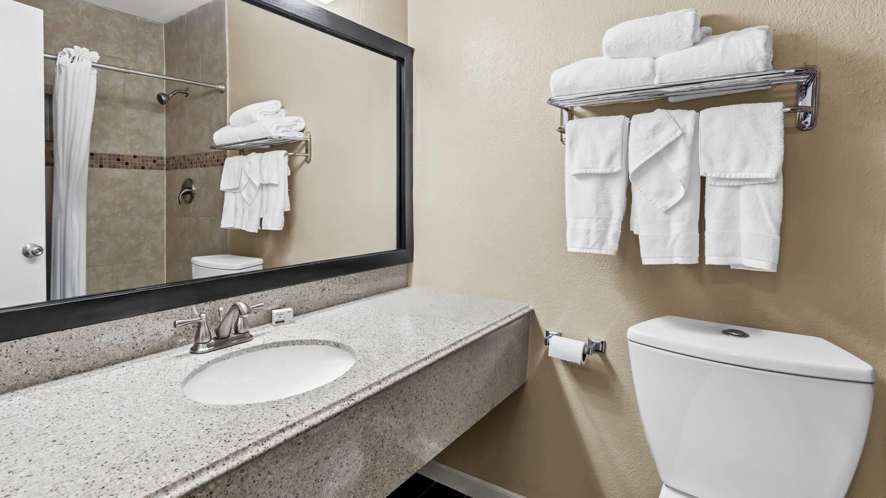 Photo of Bathroom in Lakeview  Jefferson County