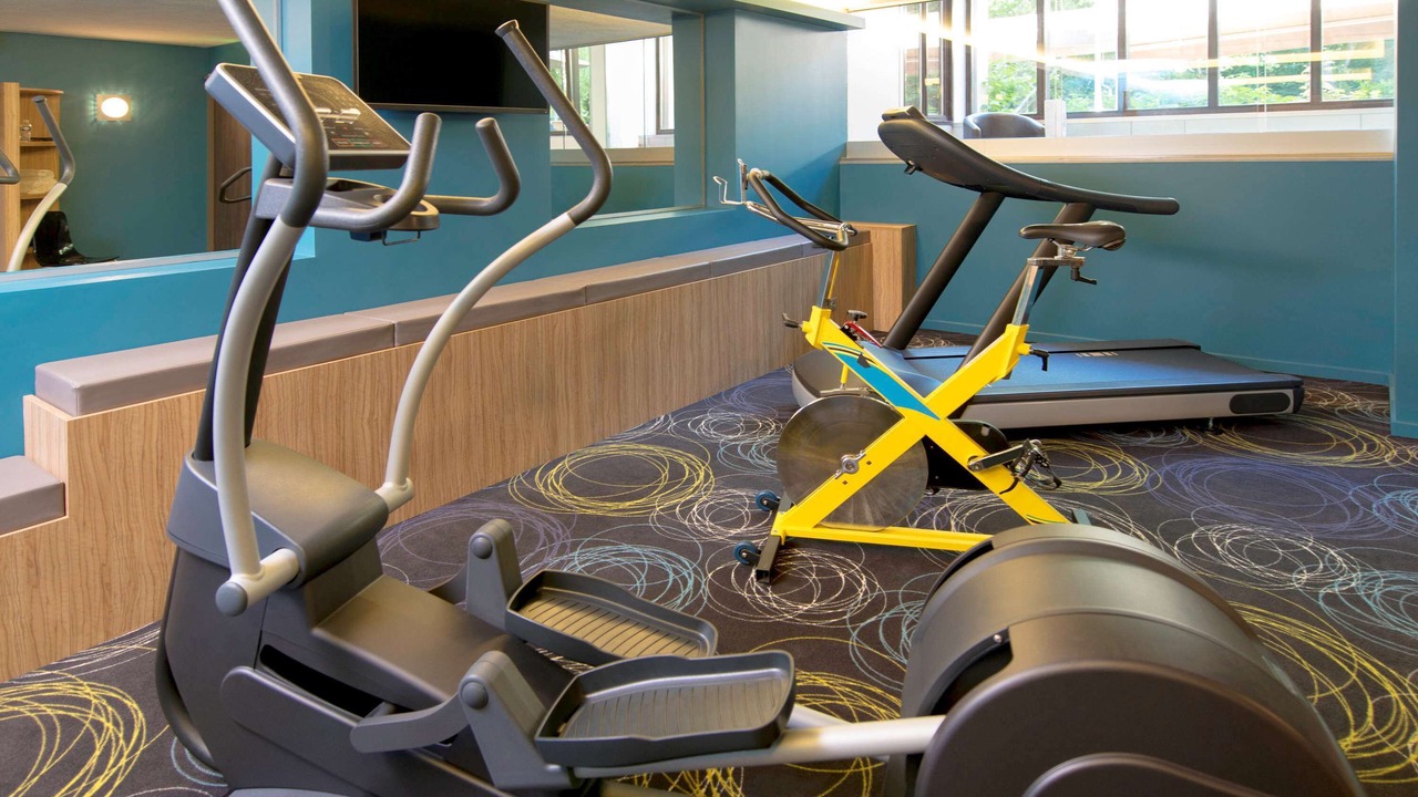 Photo of Others in Valence