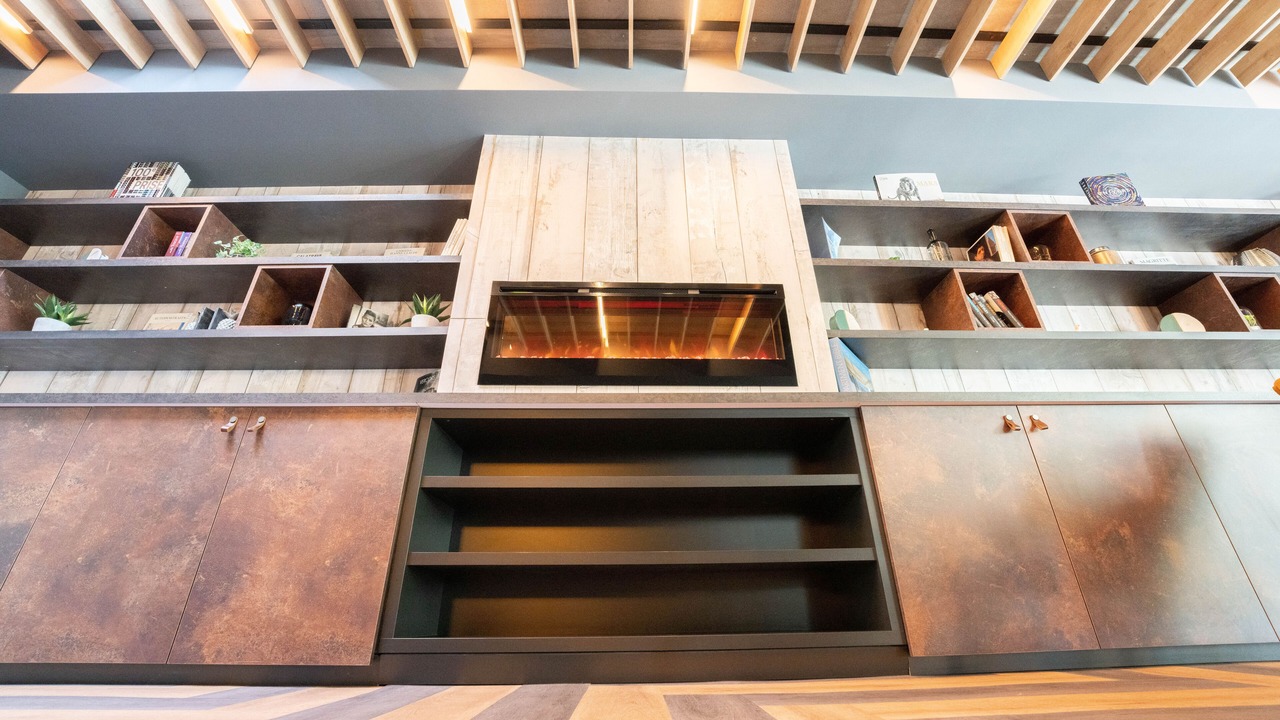 Photo of Others in Valence