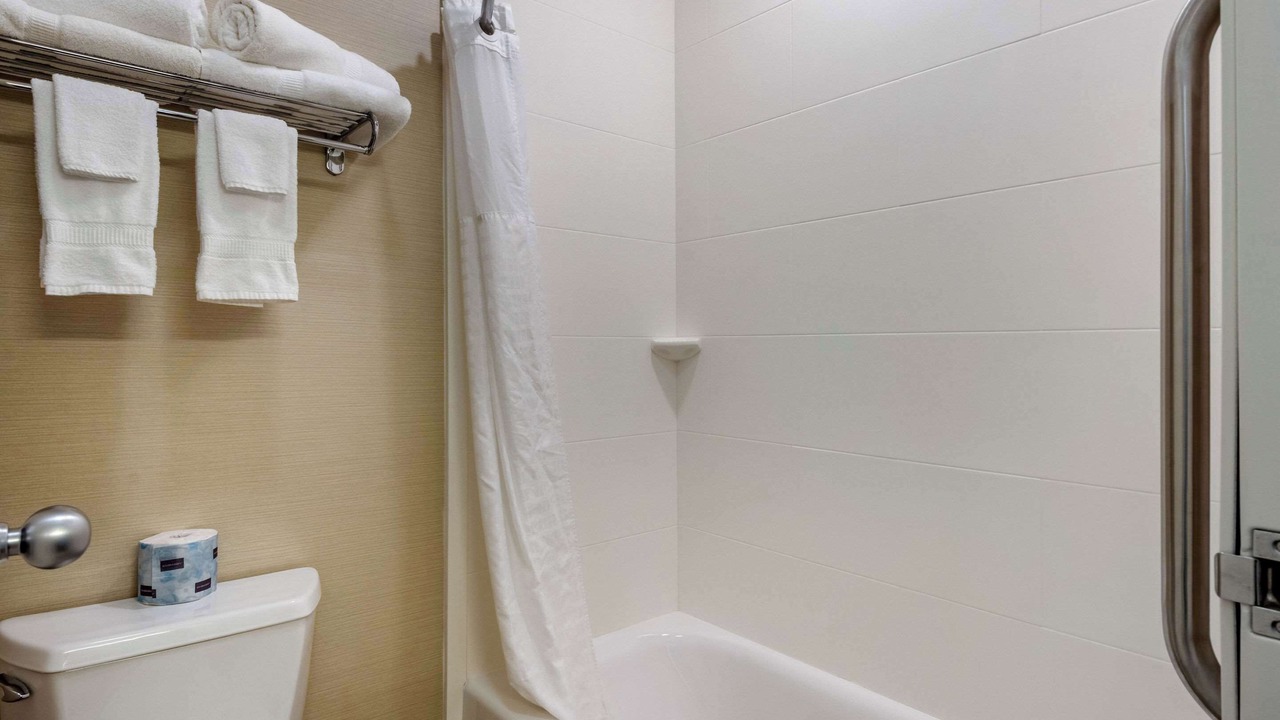 Photo of Bedroom in Ellsworth