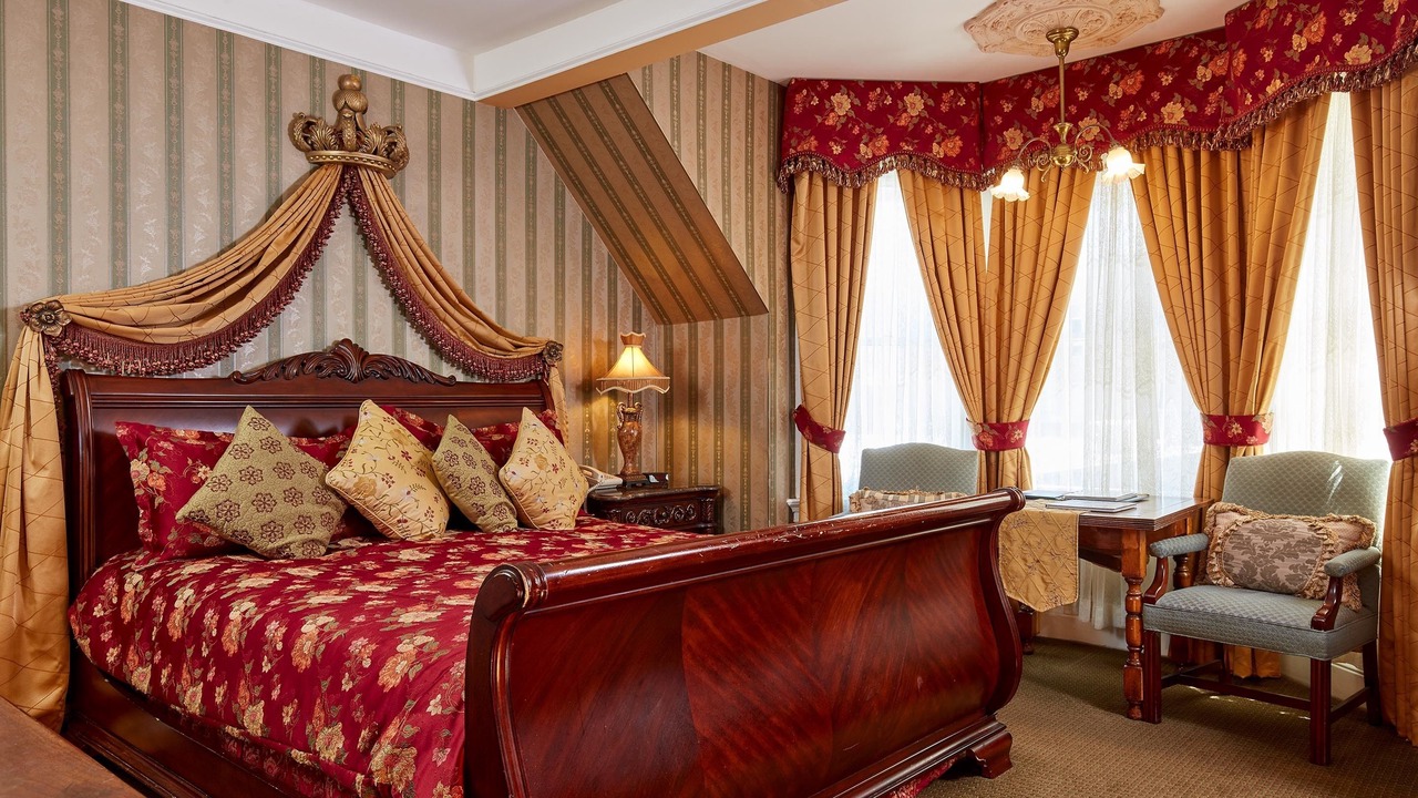 Photo of Bedroom in Lower Pacific Heights