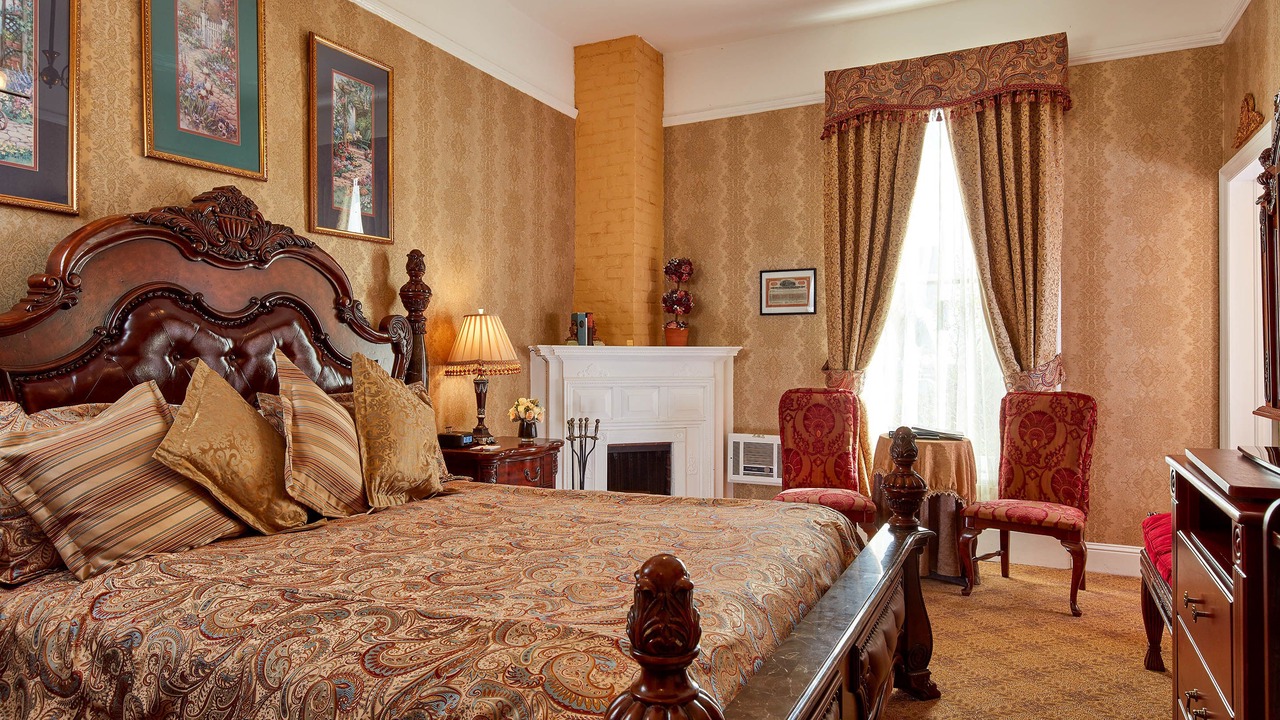 Photo of Livingroom in Lower Pacific Heights