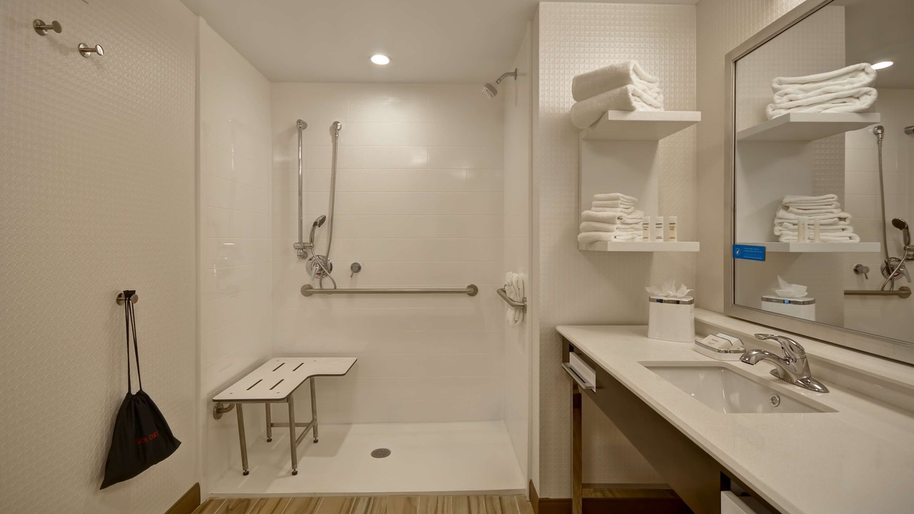 Photo of Bathroom in Warren