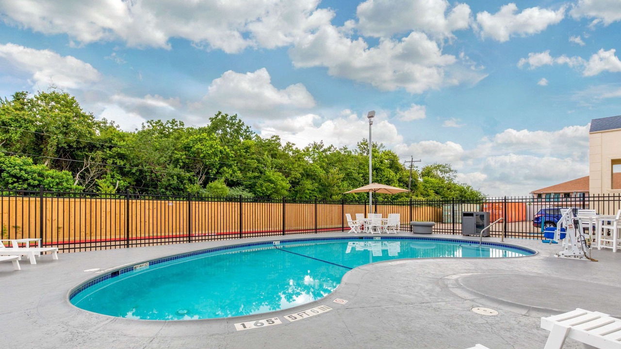 Photo of Outdoor in Clute