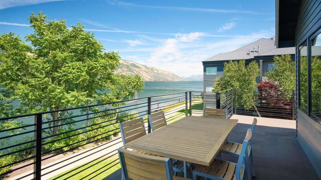 Photo of Patio Balcony in Hood River