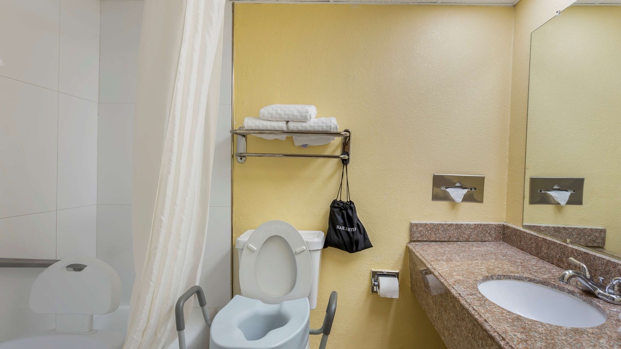 Photo of Bathroom in Benton