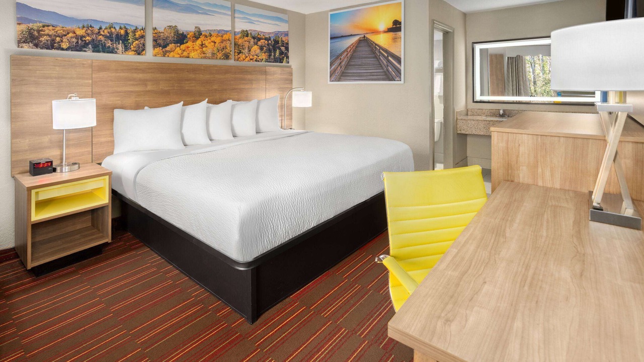 Photo of Bedroom in Forsyth