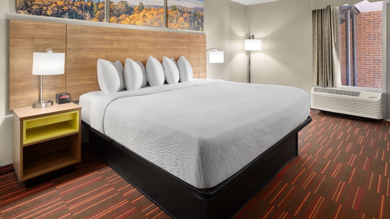 Photo of Bedroom in Forsyth