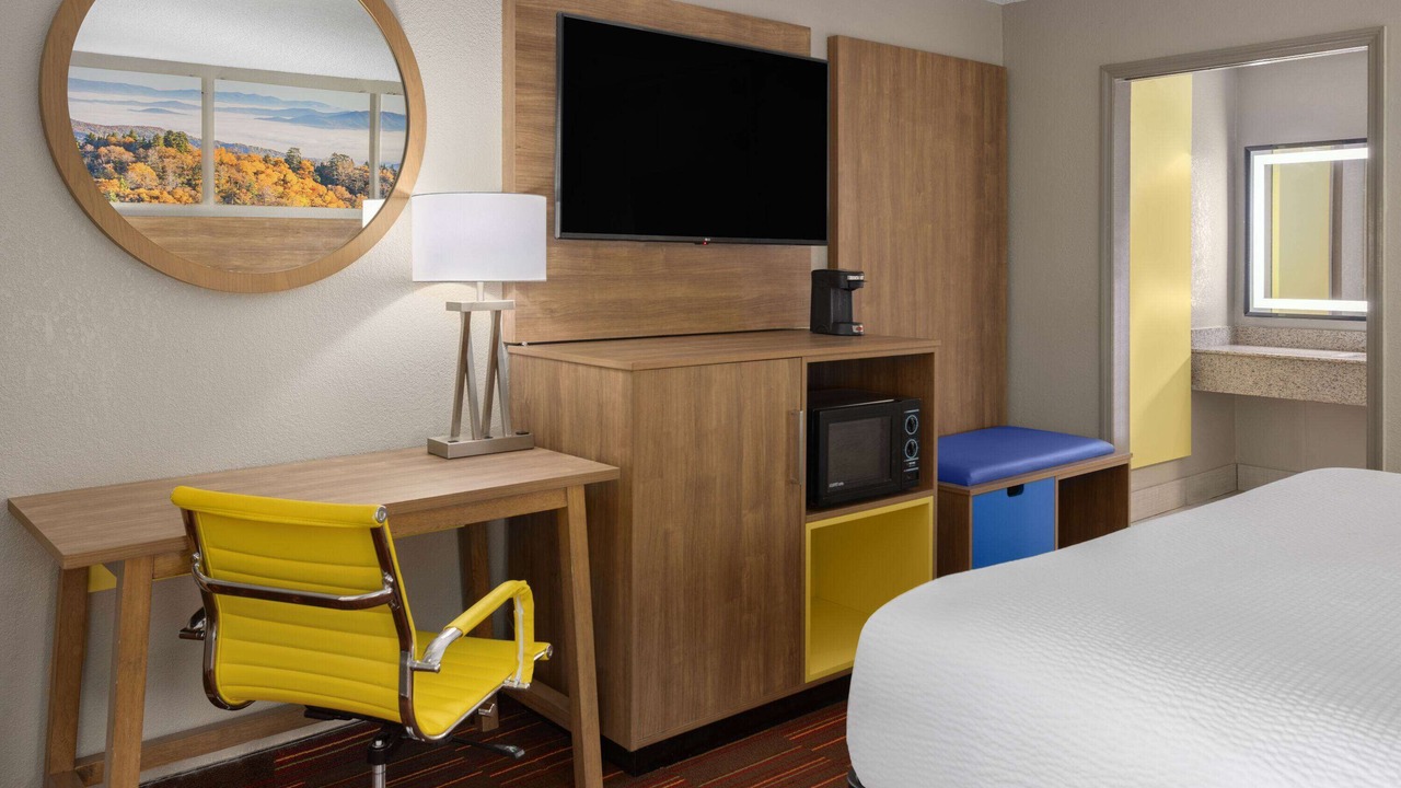 Photo of Bedroom in Forsyth