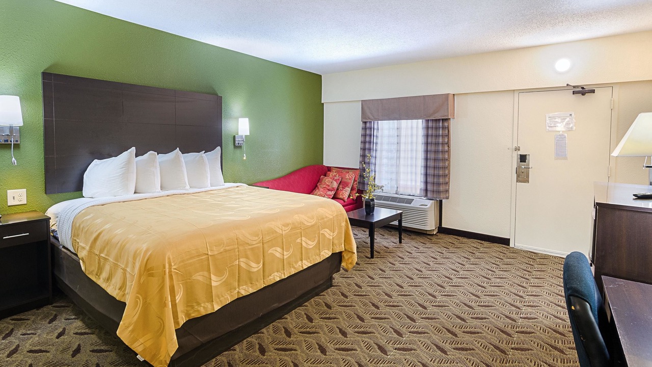 Photo of Bedroom in Roanoke