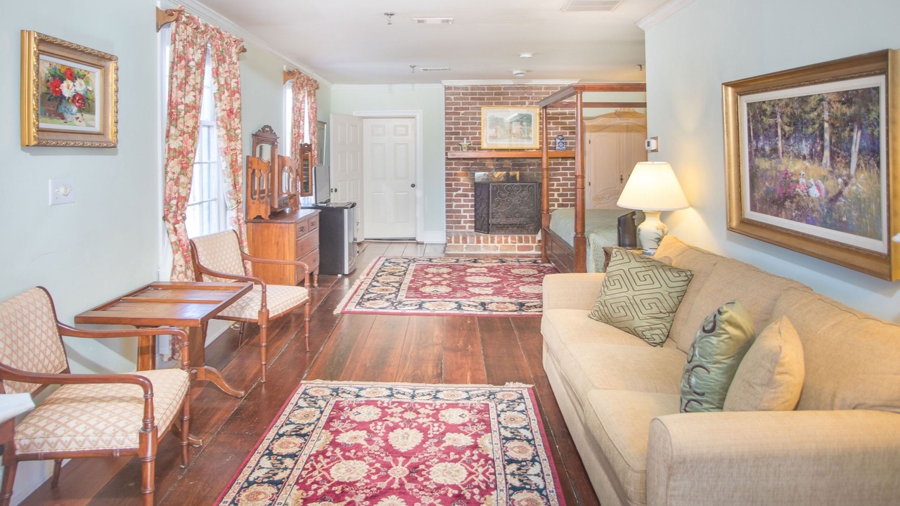 Photo of Bedroom in Historic District - North