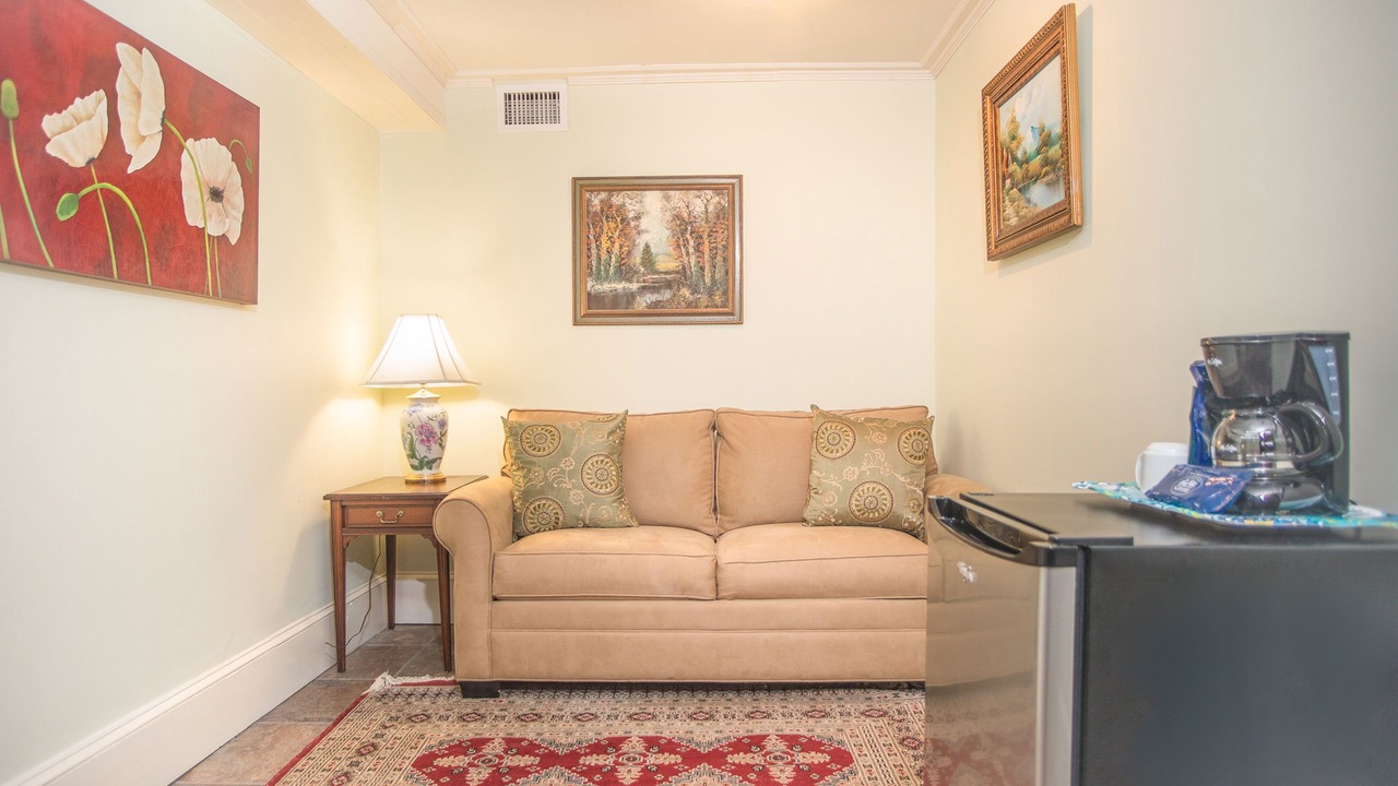 Photo of Bedroom in Historic District - North