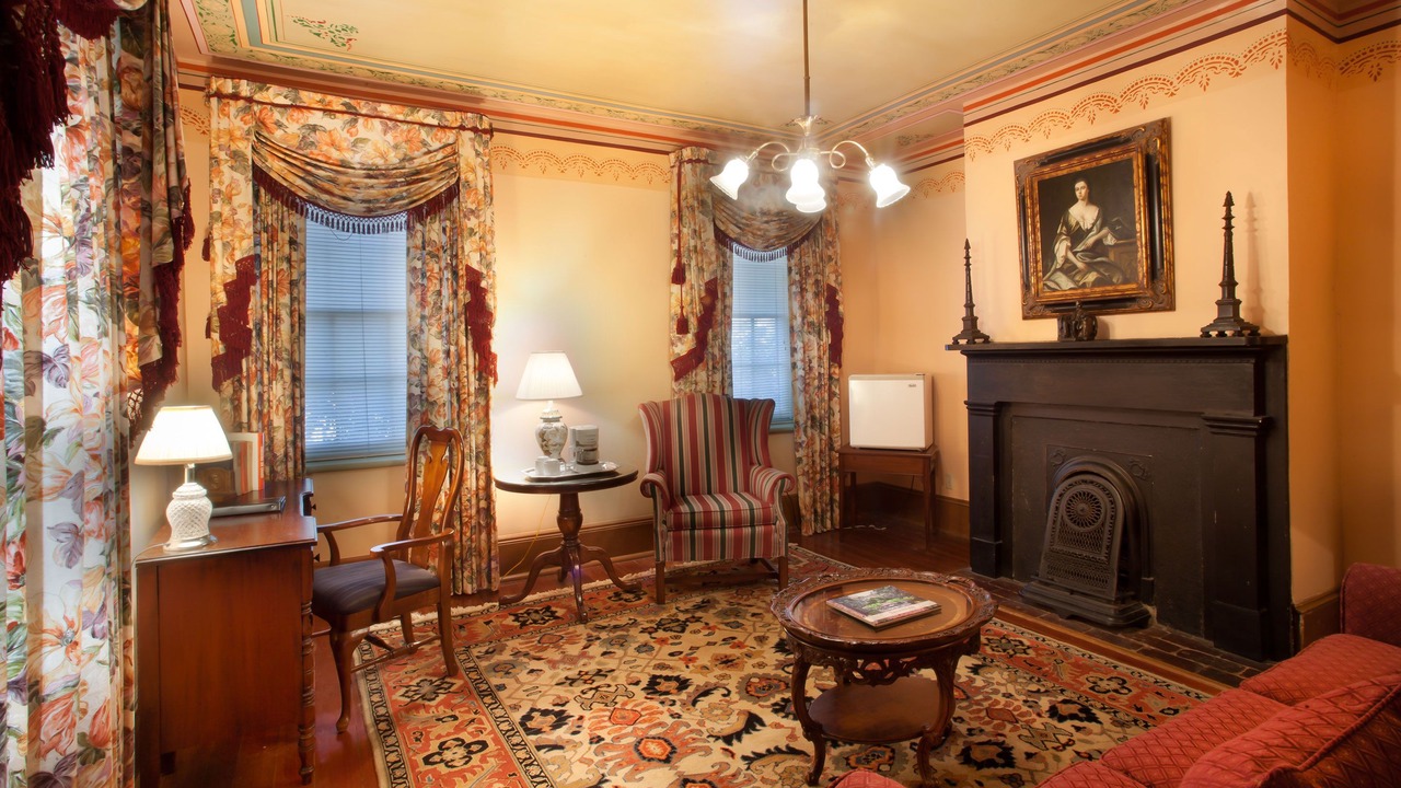 Photo of Bedroom in Historic District - North