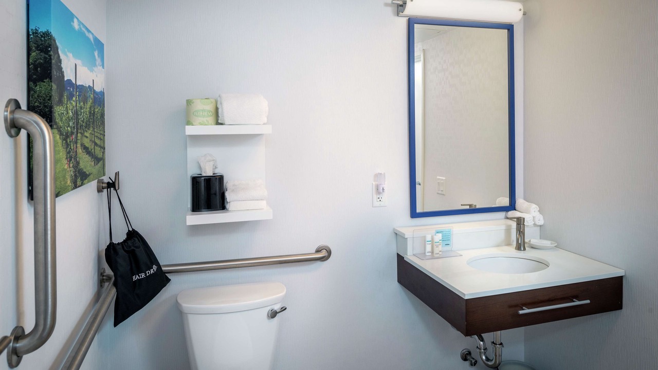 Photo of Bathroom in Commack