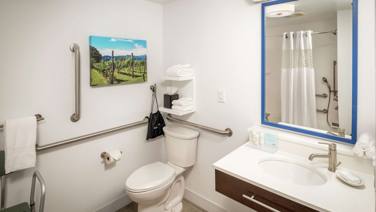 Photo of Bathroom in Commack