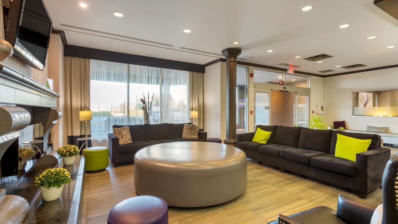 Photo of Others in Banff Trail