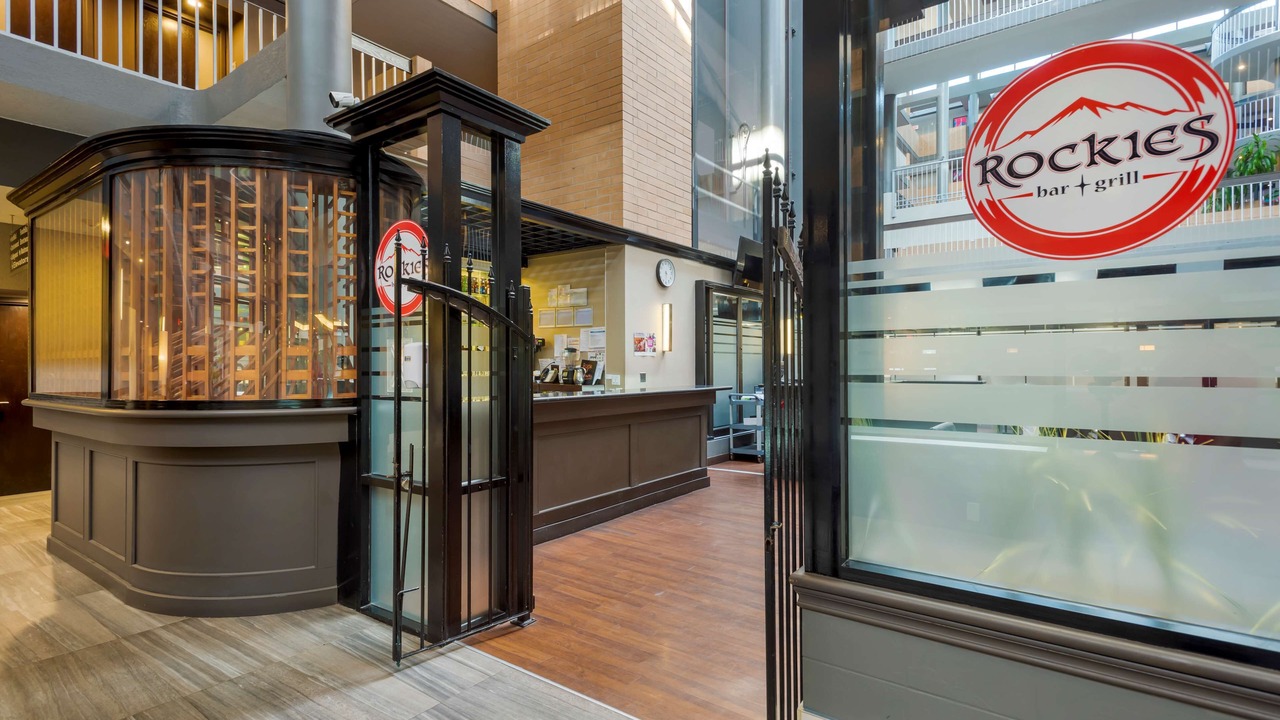 Photo of Others in Banff Trail