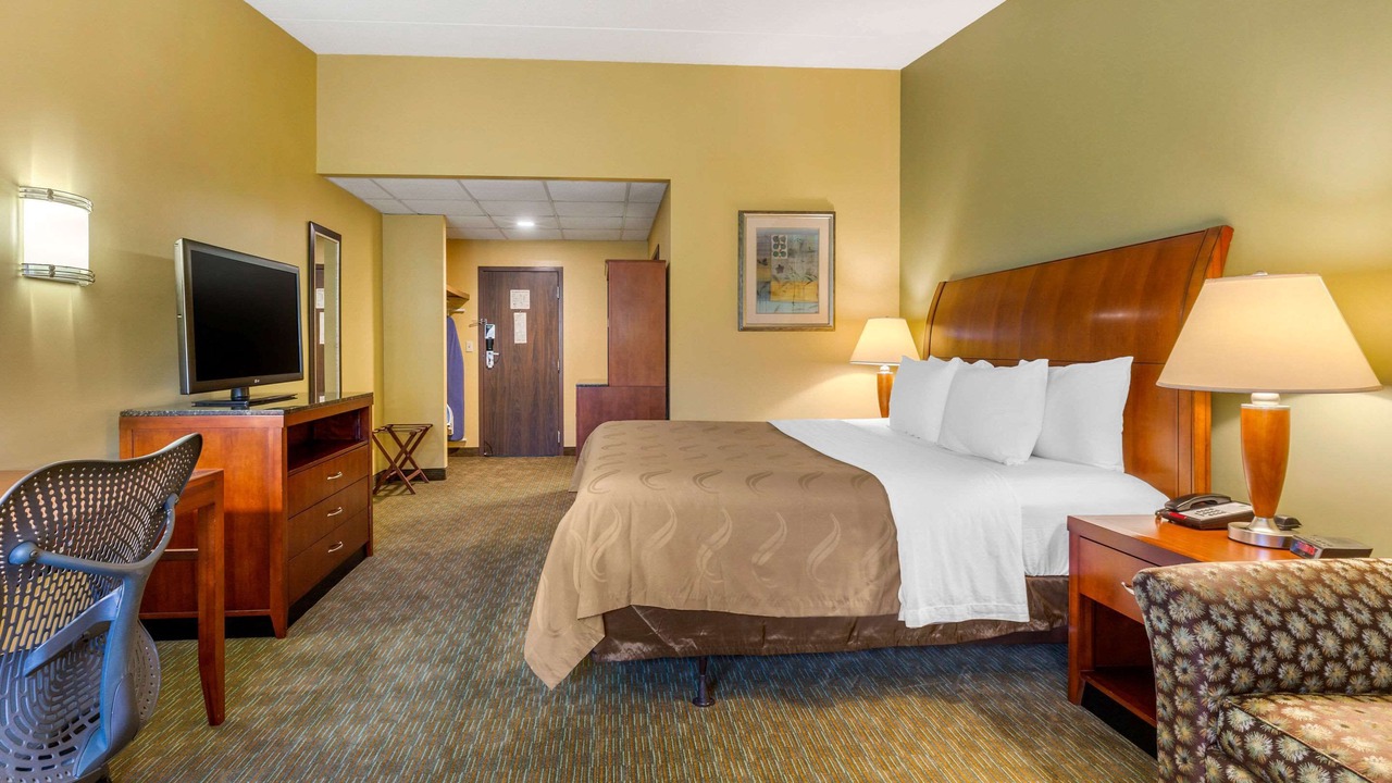 Photo of Bedroom in Old Saybrook