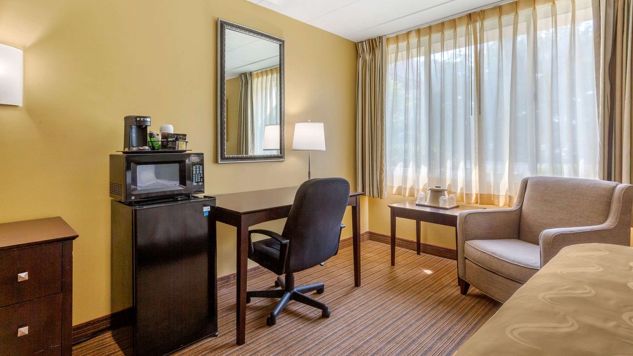 Photo of Bedroom in Old Saybrook